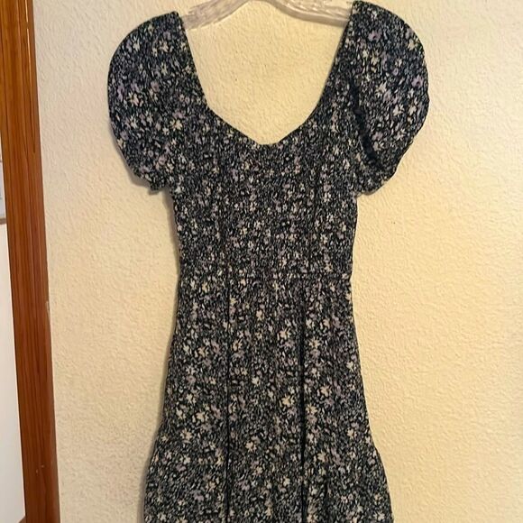 Hollister Dresses & Skirts - Hollister paisley dress